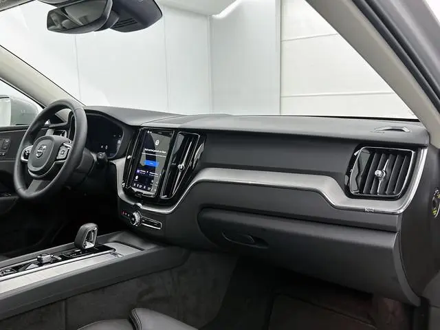 Volvo XC60 2.0 T6 Plug-in LongRange / AWD Plus Bright / Trekhaak / Panoramadak / Pdc+Camera / NL.Aut...