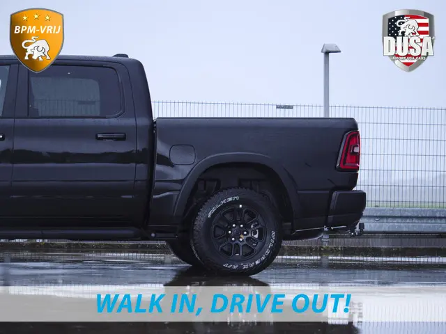Dodge RAM | 1500 | Rebel | Premium | 4x4 | Crew Cab | 3.0L Twin-turbo I6 | SST | 14,4 inch Touchscreen | 10,2 inch Passenger Screen | Panoramadak Getoonde accessoires zijn verkrijgbaar tegen meerprijs