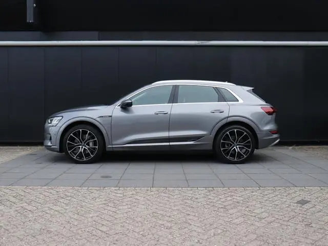 Audi e-tron e-tron 50 quattro Launch edition plus 71 kWh | LEDER | MEMORY | PANO-DAK | CAMERA | TREK...