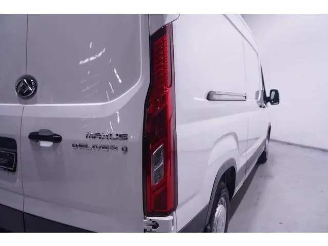 Maxus Deliver9