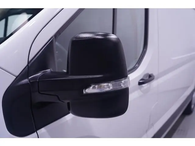 Maxus Deliver9