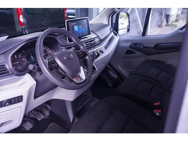Maxus Deliver9