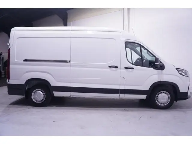 Maxus Deliver9
