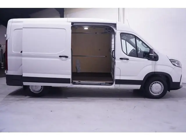Maxus Deliver9
