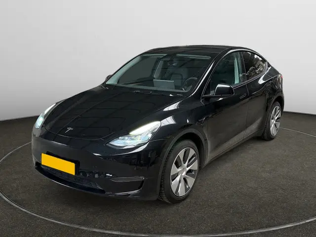 Tesla Model Y Long Range Dual Motor AWD 75 kWh SOH 88%, Panoramadak, Auto Pilot, 360 Camera, Stoelve...