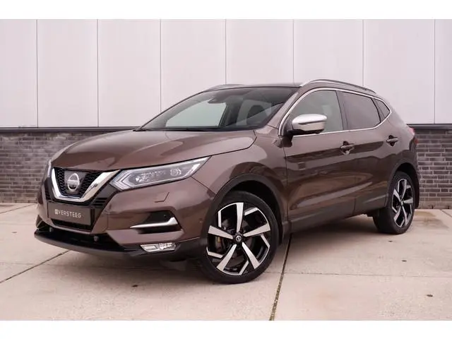 Nissan Qashqai 1.2 Tekna + | Pano-Dak | Trekhaak | Leer | Bose | Navi | Camera | Climate