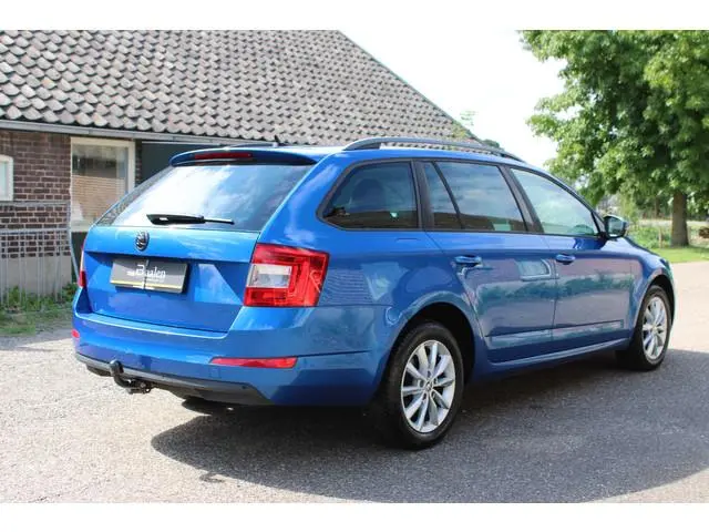 ŠKODA Octavia Combi 1.2 TSI  Ambition Businessline AUTOM NAVI TREKHAAK CRUISE 178000KM!!!