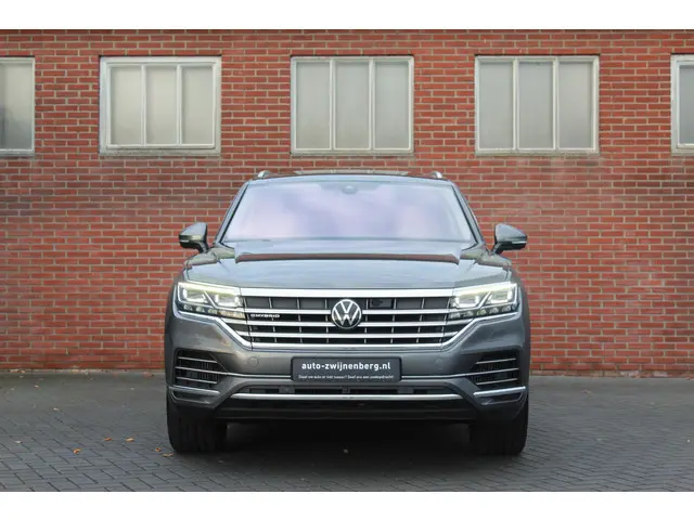Volkswagen Touareg 3.0 TSi eHybrid 4MOTION | Pano | Trekhaak | Memory |