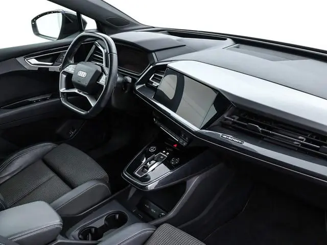 Audi Q4 Sportback e-tron 40 204pk Launch edition S Competition 77 kWh · SOH 96,2% · Camera · Apple/A...