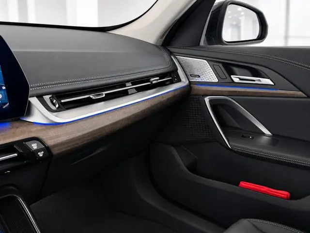BMW iX1