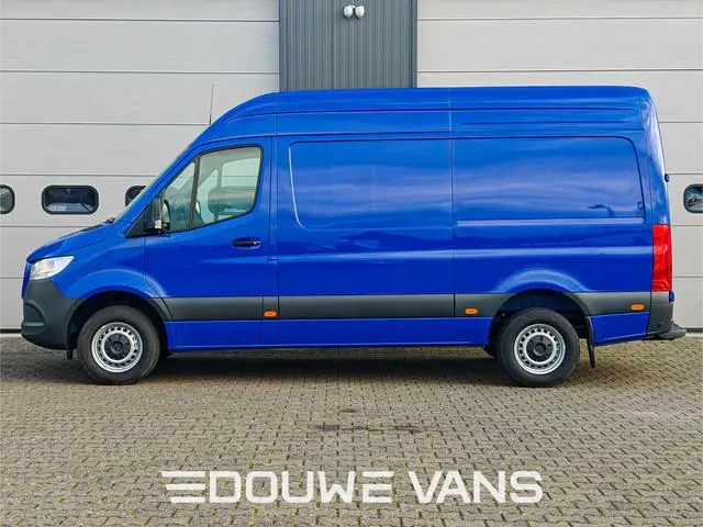 Mercedes-Benz Sprinter L2 H2 Automaat 315 BLAUW MBUX DAB Trekhaak Leder