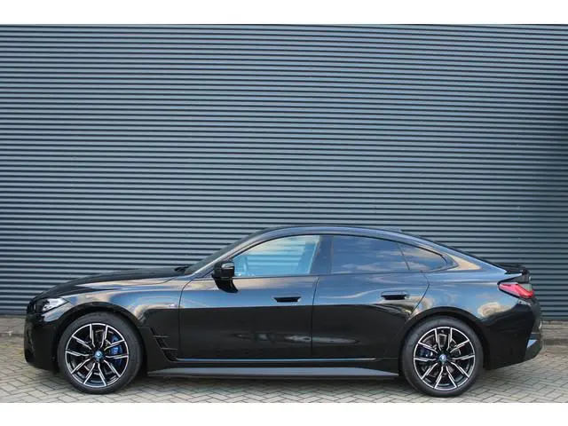 BMW i4 eDrive40 M-Sport 84 kWh Leer Harman-Kardon Head-Up Camera