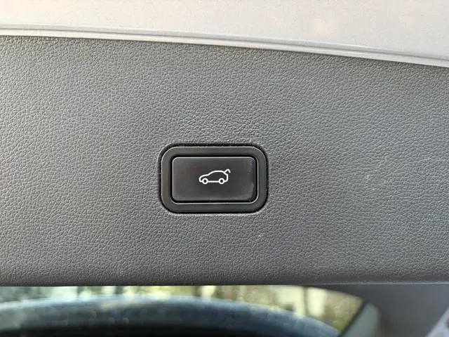 XPENG G9