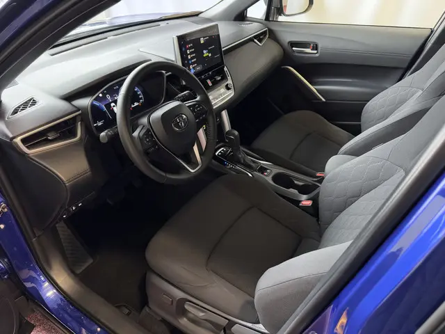 Toyota Corolla Cross 12/2024 HYBRID 140 STYLE LED KEYLESS CARPLAY NAVI CAMERA STOEL/STUUR VERW. ELEK...