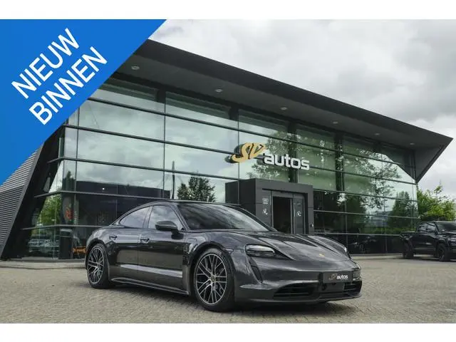 Porsche Taycan Performance Plus 476pk 93,4 kWh Panoramadak *BTW* Luchtvering Bose Comfortstoelen NLa...