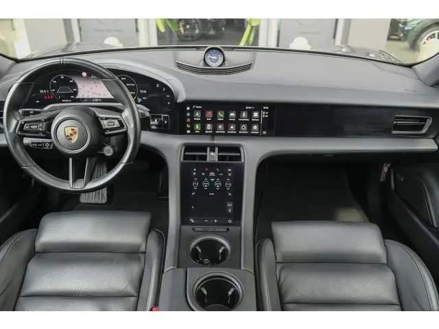 Porsche Taycan Performance Plus 476pk 93,4 kWh Panoramadak *BTW* Luchtvering Bose Comfortstoelen NLa...