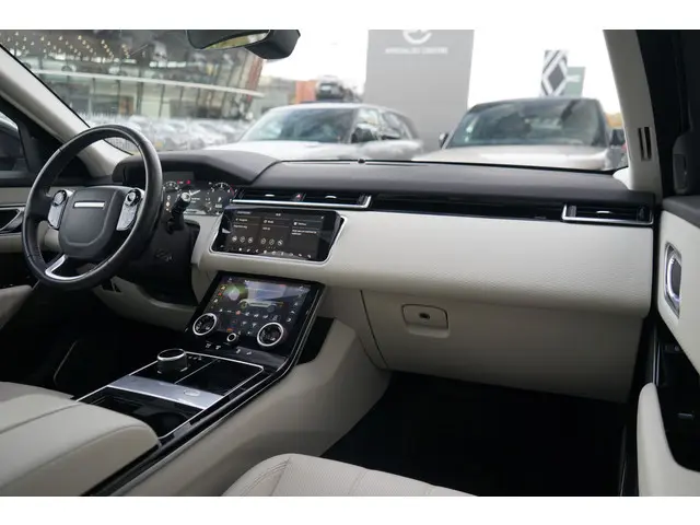 Land Rover Range Rover Velar 3.0 D275 AWD SE | Afneembare trekhaak | Voorstoelen / Achterbank verwarmd | Schuif/Kantel dak | Meridian surround |