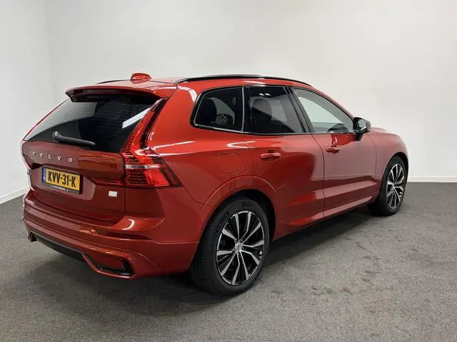 Volvo XC60 2.0 T8 PHEV AWD Ultra Black Edition/ Trekhaak 2250kg/ Luchtvering/ Massage stoelen/ Stoel...