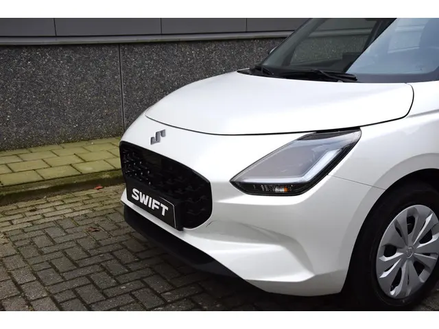 Suzuki Swift 1.2 Comfort Smart Hybrid | €1.600,- korting!!| 10 jaar garantie of 200.000 KM!! |  “Sma...
