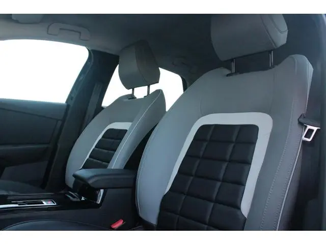 Citroen C4 C4 1.2 HYbrid 145PK MAX | HEAD UP DISPLAY | CAMERA VOOR + ACHTER | NAVIGATIE | DRAADLOZE...