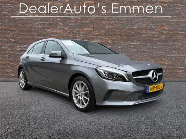 Mercedes-Benz A-klasse 180 Prestige LEDER SPORTSTOELEN LED NAVI