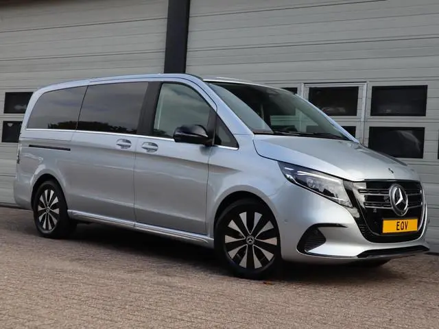 Mercedes-Benz EQV 300 90 kWh L2 Avantgarde AMG - elc. Schuif - AIRMATIC