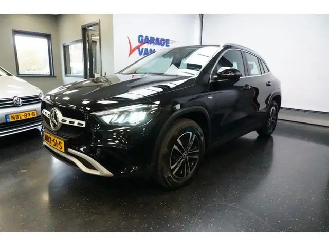 Mercedes-Benz GLA 250e Plug-in-Hybrid LED/Camera/ACC/Navi