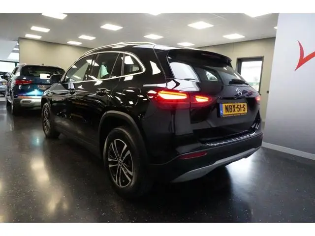 Mercedes-Benz GLA 250e Plug-in-Hybrid LED/Camera/ACC/Navi