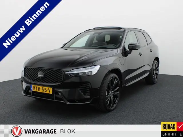 Volvo XC60 2.0 T6 Plug-in hybrid AWD Plus Dark | Trekhaak | Panodak | Dode Hoek | 360 Camera | Harma...