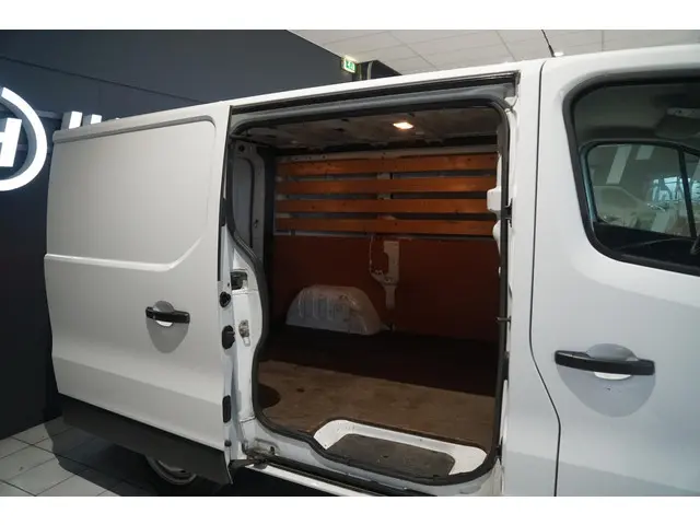 Nissan NV300