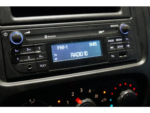 Nissan NV300