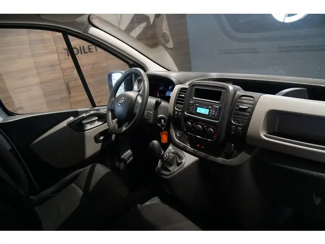 Nissan NV300