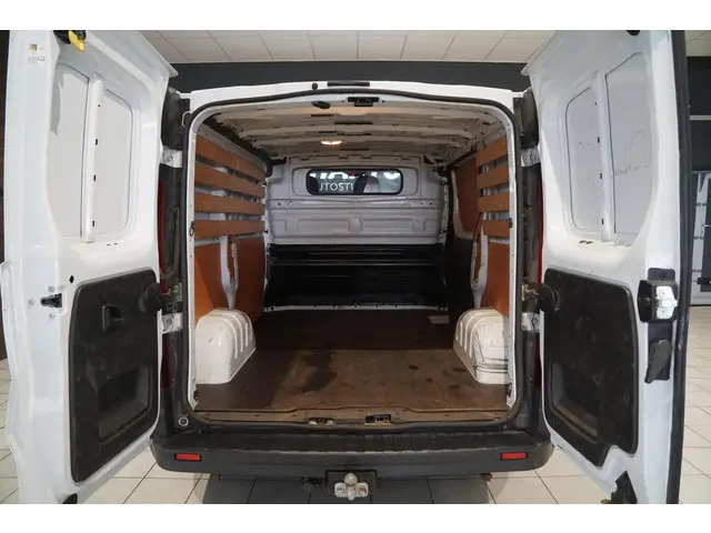 Nissan NV300
