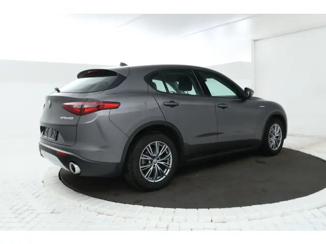 Alfa Romeo Stelvio 2.2d Super Automaat, Navigatie, Leer, Climate,