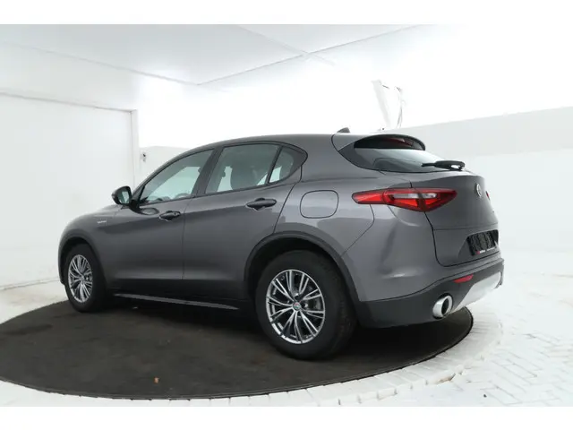 Alfa Romeo Stelvio 2.2d Super Automaat, Navigatie, Leer, Climate,