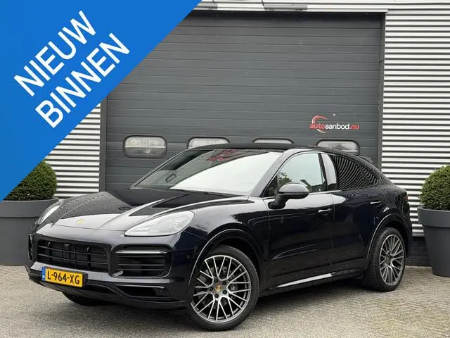 Porsche Cayenne Coupé 3.0 E-Hybrid Sport Chrono | Panoramadak | 360* Camera | Luchtvering | Bose |