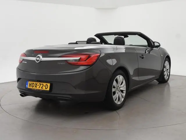 Opel Cascada 1.6 TURBO 170 PK COSMO AUT. + TREKHAAK | LEDER | STUUR/STOELVERWARMING