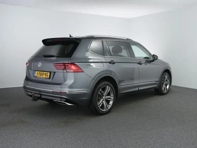 Volkswagen Tiguan Allspace 1.5 TSI R-Line Comfortline Business 7p. | Matrix | Zwenkhaak | Camera | C...