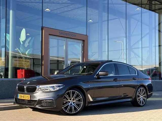 BMW 5-serie 540i xDrive M-Sport | Harman Kardon | ACC |Schuif/Kanteldak | Memory | Stoel/Stuurverwar...