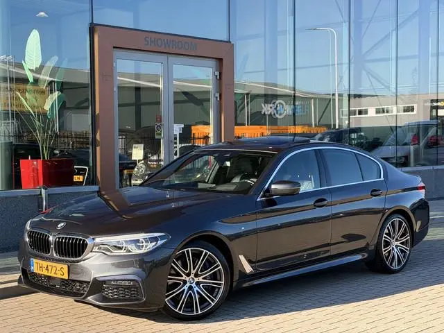 BMW 5-serie 540i xDrive M-Sport | Harman Kardon | ACC |Schuif/Kanteldak | Memory | Stoel/Stuurverwar...