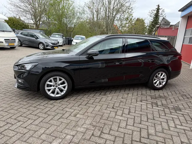 SEAT Leon Sportstourer 1.0 eTSI 111 PK | Style Business Intense | Automaat |