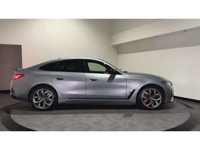 BMW i4 M50 84 kWh M Sport Pro | SOH 97,6% | el. Schuif/kanteldak | el. stoelen met memory | HUD | Un...