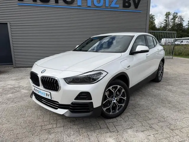 BMW X2 xDrive25e Executive xLine Leder Stoelverwarming Head-Up Display LED Harman-Kardon PDC 18 Inch...
