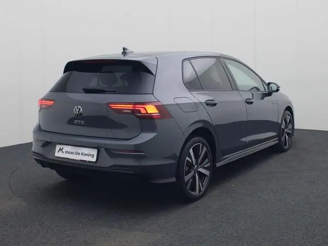 Volkswagen Golf 1.5eHybrid 200kW/272PK GTE · Navigatie · Apple/Android Car Play · Camera + Parkeerse...