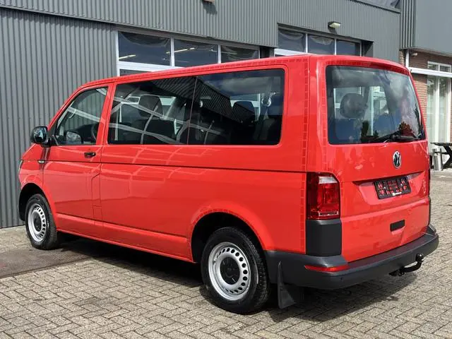 Volkswagen Transporter Kombi 2.0 TDI L1H1 Euro 6 Airco Cruise Trekhaak Parkeerhulp voor en achter Pe...