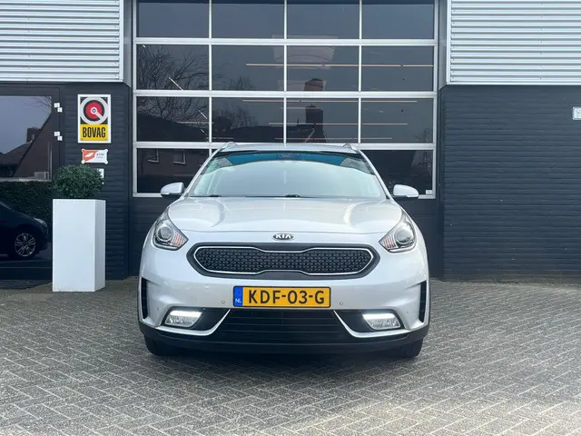 Kia Niro 1.6 Hybrid DynamicLine, Automaat, CarPlay, Camera, Navi, Trekhaak, JBL