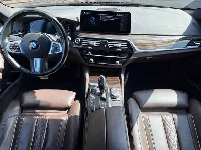 BMW 5-serie 530e High Executive M-Sport Schuifdak / SOH 87% / Leer / Memory / Adapt. Cruise