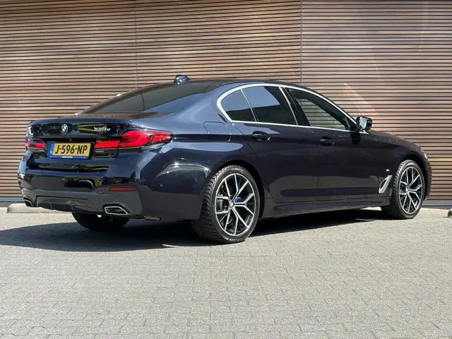 BMW 5-serie 530e High Executive M-Sport Schuifdak / SOH 87% / Leer / Memory / Adapt. Cruise