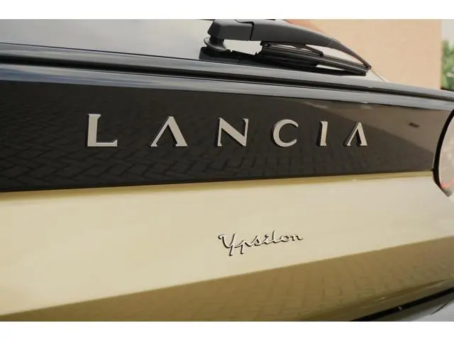 Lancia Ypsilon