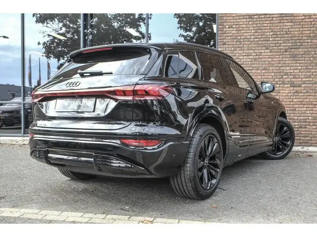 Audi Q6 e-tron performance 225 kW 100 kWh | Luchtvering | S-line